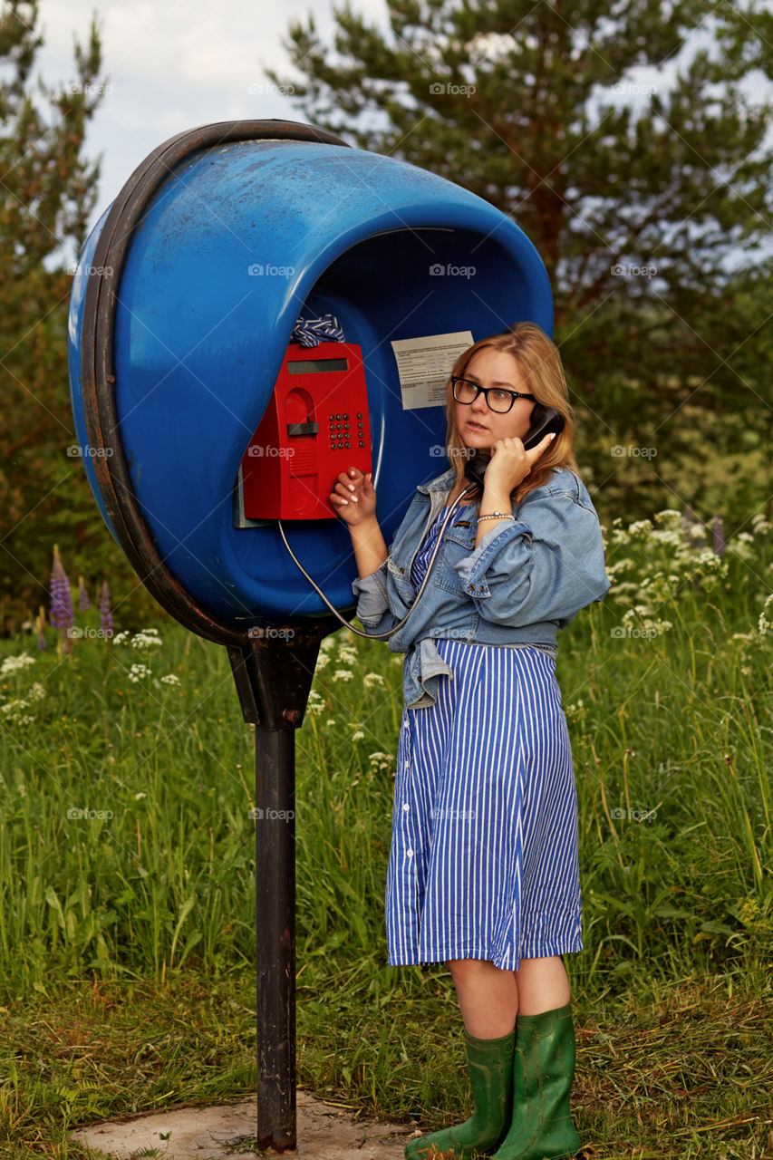 girl on the phone