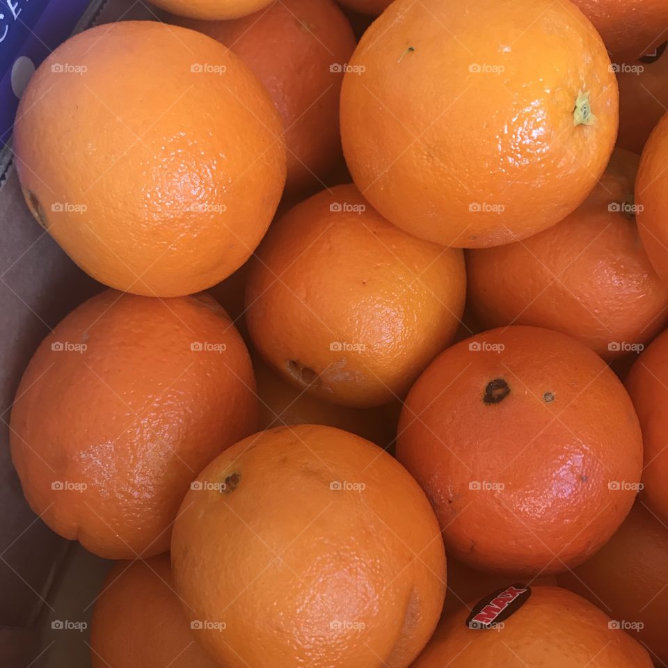Orange 