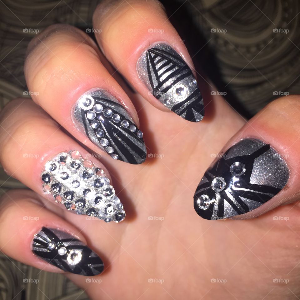 When it comes to nails, mine are always crazy! I love paying crazy attention to detail, and always making my nails out of the ordinary. This is just a small glimpse into the life of a girl crazy about her nails! All this line work is done by hand.