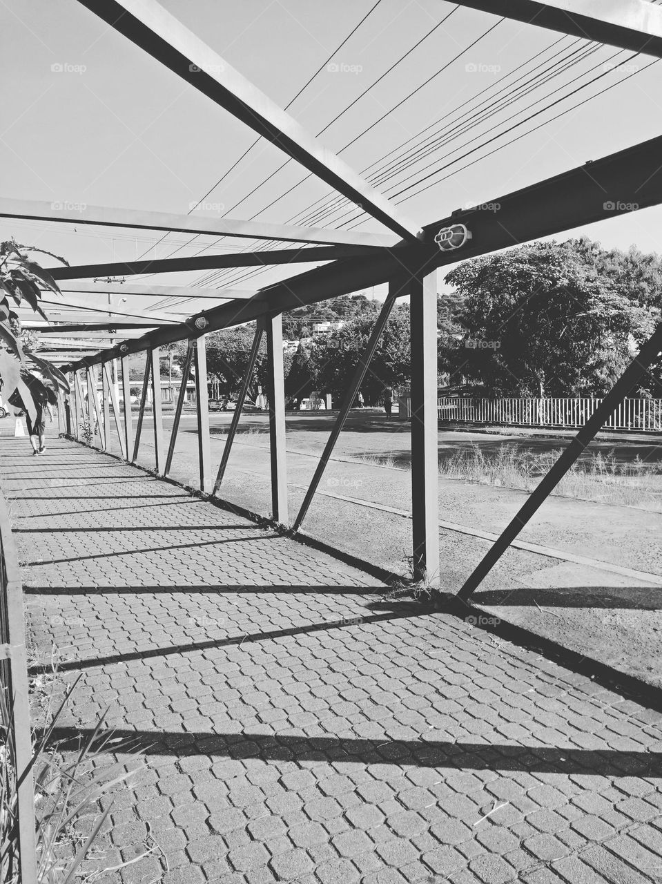 triangles on a bridge