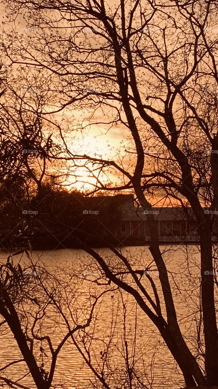 Another good lakebed perch to pull in enormous colors of a beautiful evening waiting on this powerful ball in the sky to show off his color. Soon!