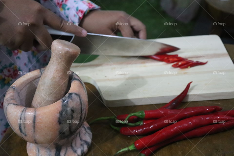 making chili sauce