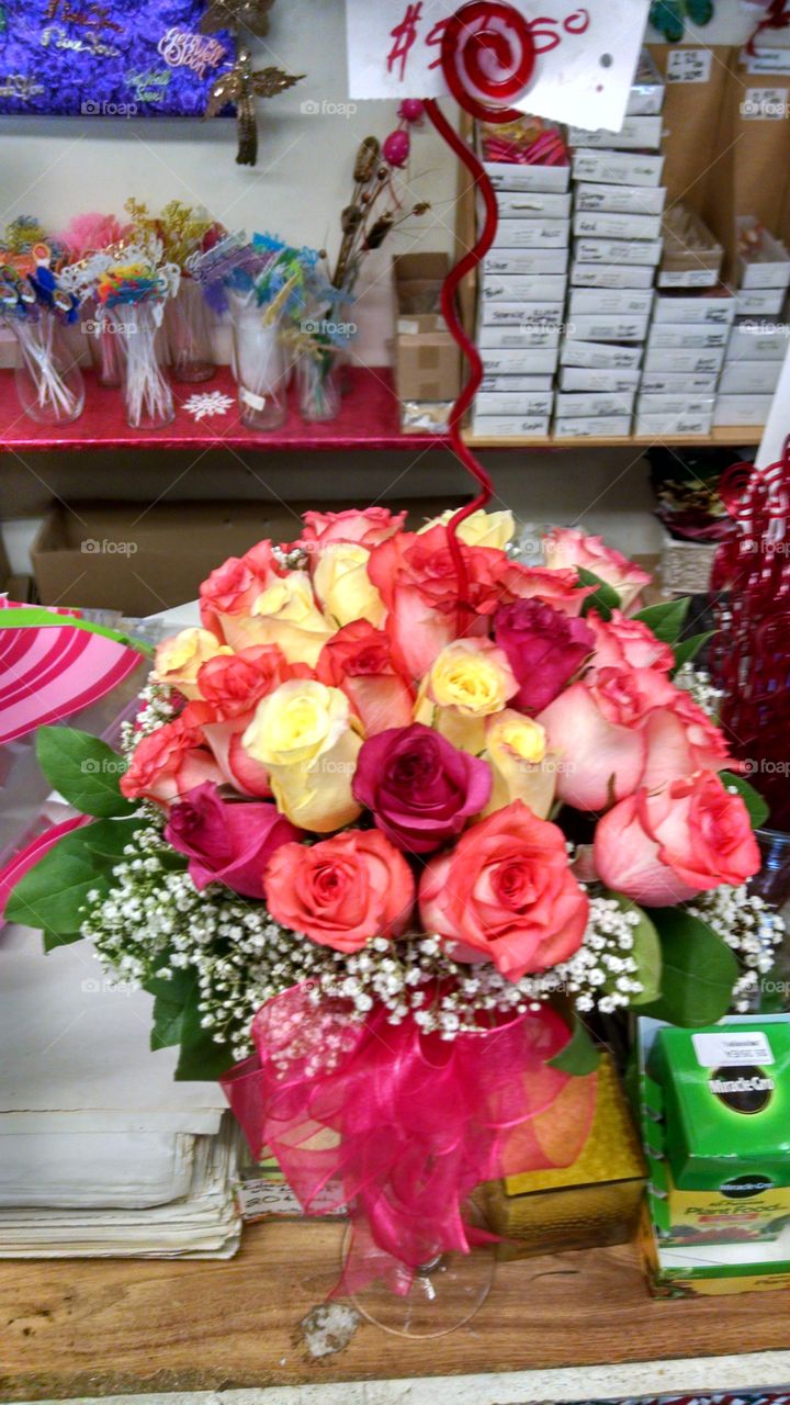 Beautiful roses lots of colors pave 
