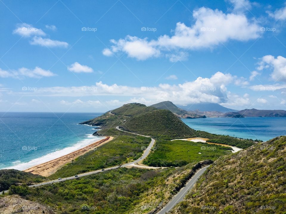 Atlantic Ocean on the left, Caribbean Sea on the right 