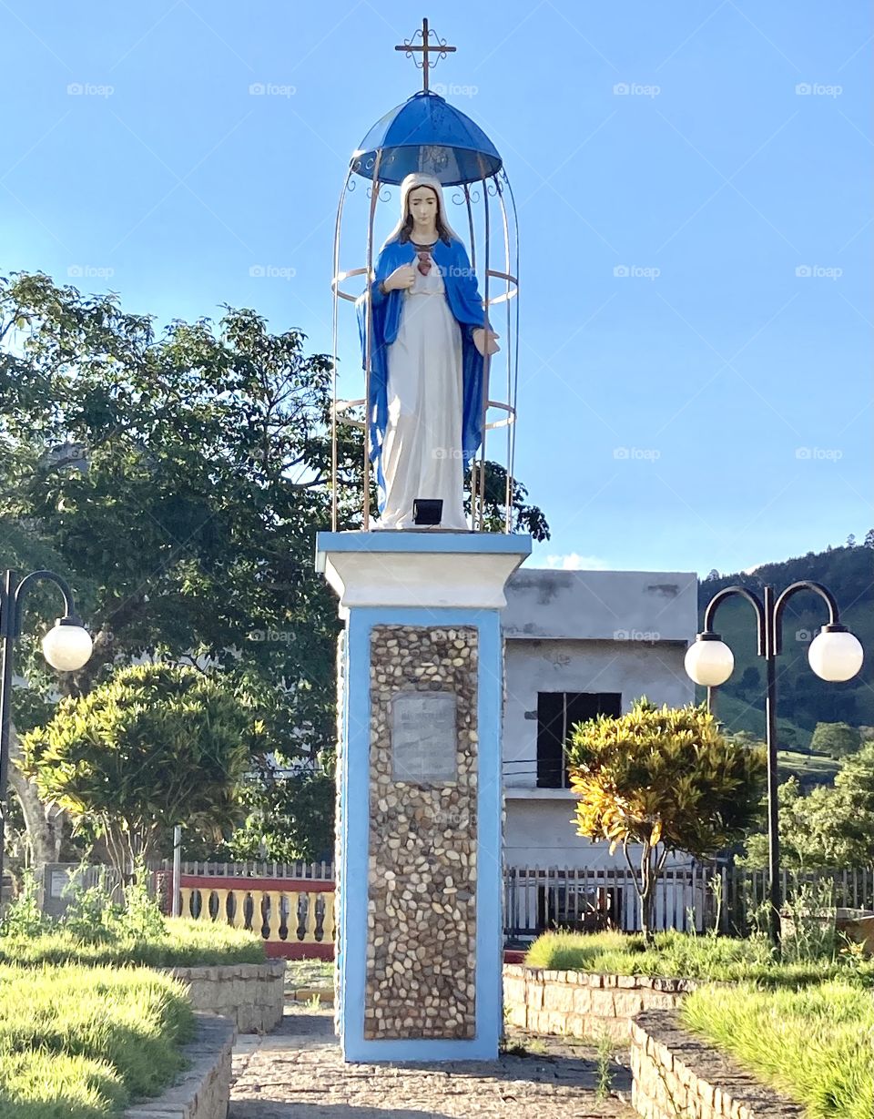 🙏 🇪🇸 Oh Maria, ruega por nosotros que recurrimos a ti.  Amén.  🇧🇷 Ó Maria, Nossa Senhora, rogai por nós que recorremos a vós. Amém. / 🇺🇸 O Mary, pray for us that we turn to you.  Amen. / 🇮🇹 O Madonna, prega per noi che ci rivolgiamo a te. Amen. 