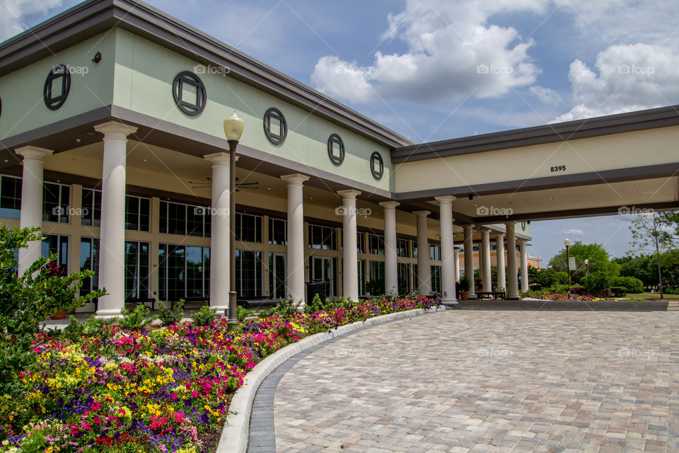 Circle Square Center