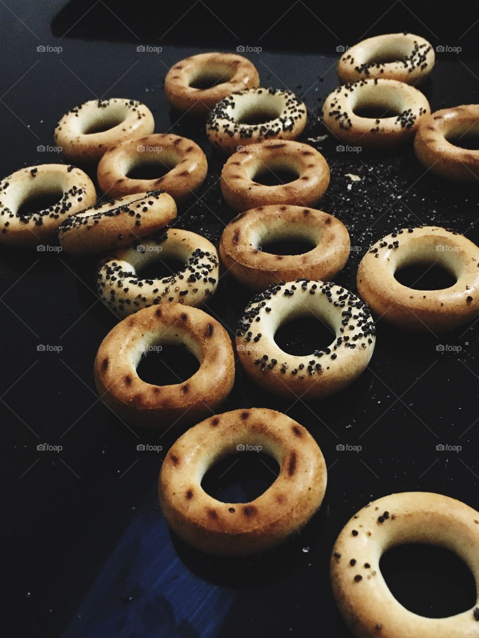 drying with poppy seeds on the table