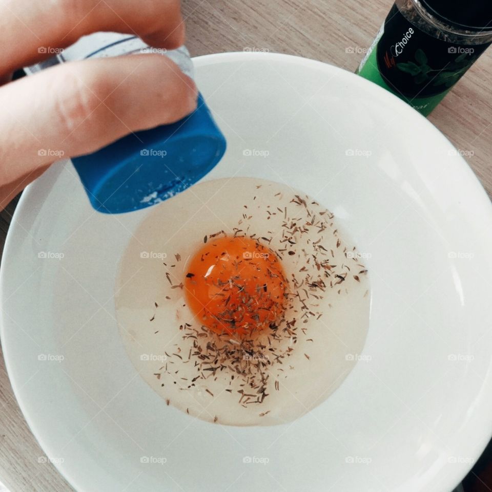 egg with salt and peper