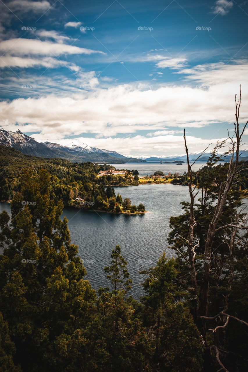 Desde Punto Panorámico, un maravilloso lugar en Bariloche.
Instagram @pamroblesspace