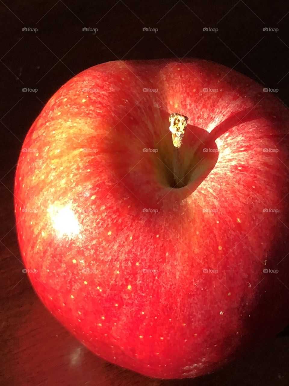 Red juicy apple 