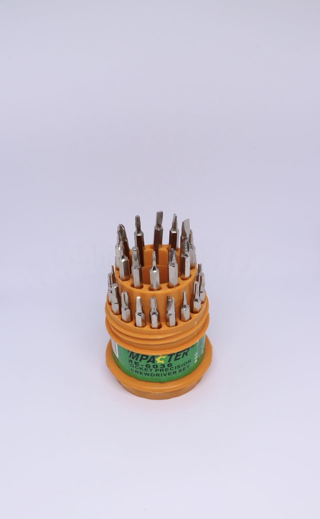 Screw driver refill