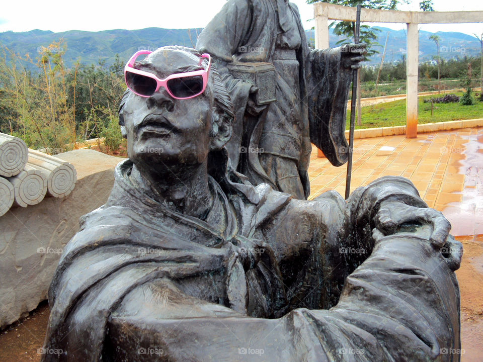 pink china statue sunglasses by mengzishiliu