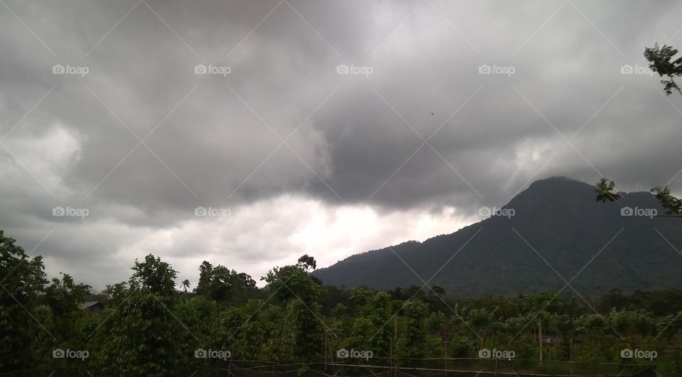 Rainy Clouded Clouds Immediately Go Down Mount Pasi In The Afternoon Singkawang, 27 November 2018 Indonesia West Kalimantan