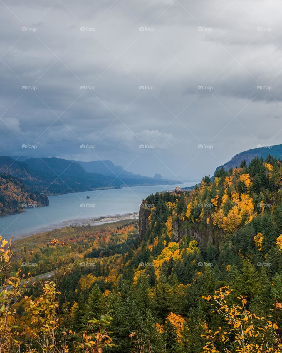 Autumn in the beautiful Columbia River Gorge, Oregon 