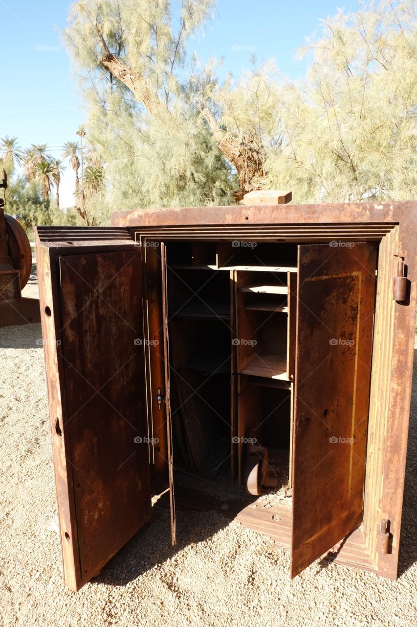 Rusting safe