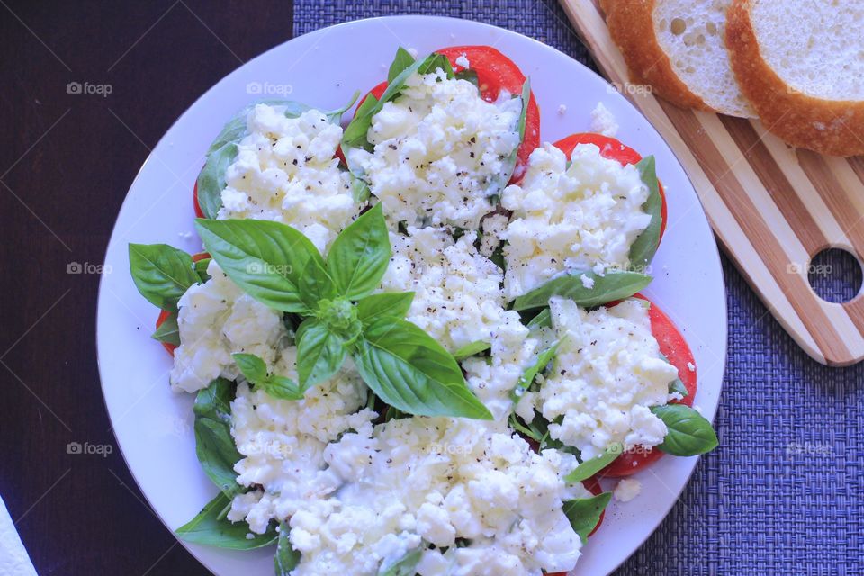 Basil tomato feta salad 