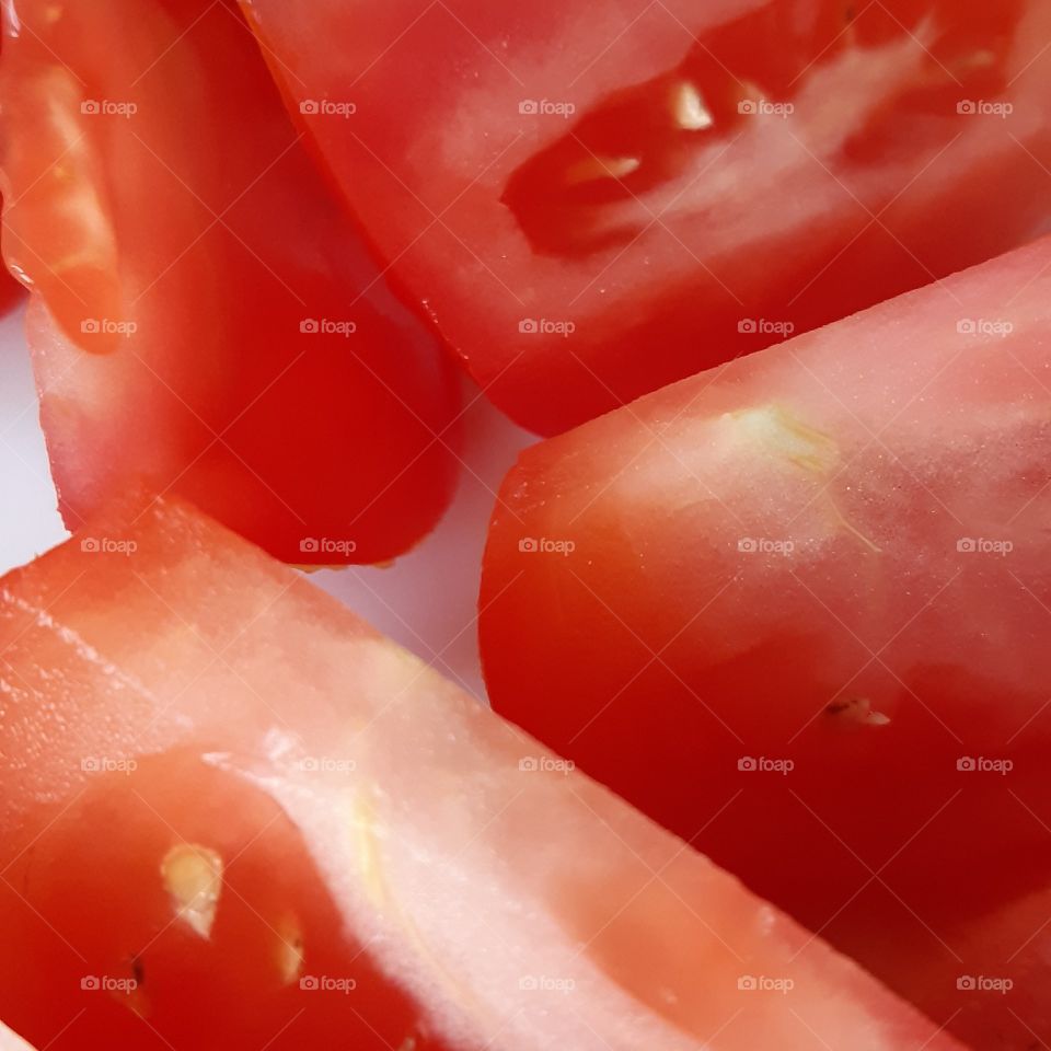помидоры в разрезе для салатика