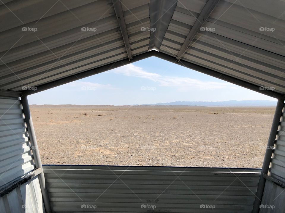 Defined walls, endless landscape