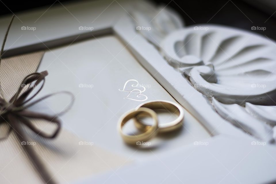 wedding invitation with rings