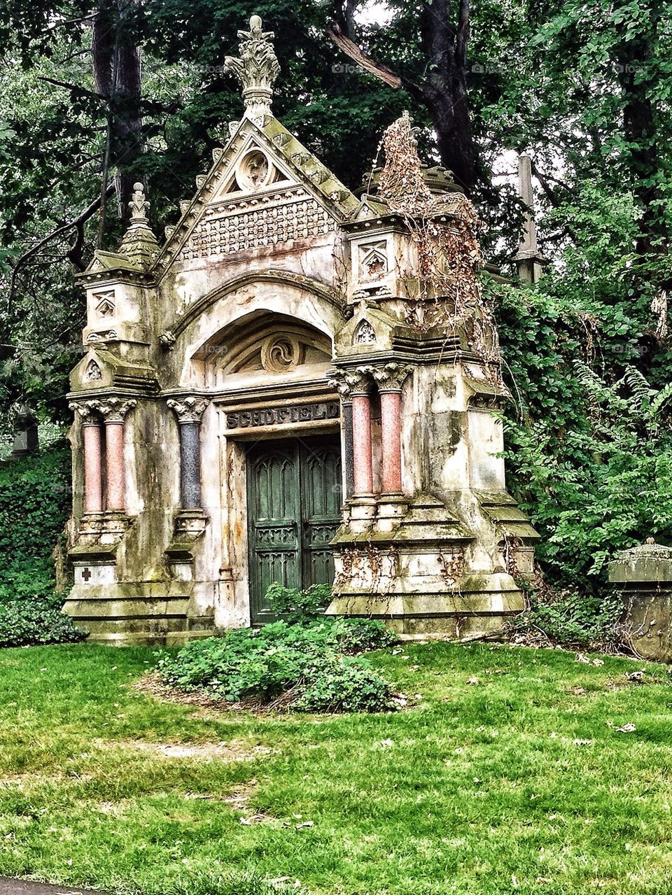 Crypt in lakeview cemetery