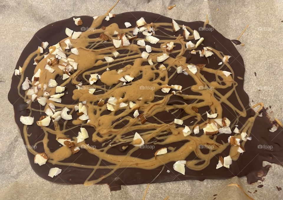Chocolate almond bark 
