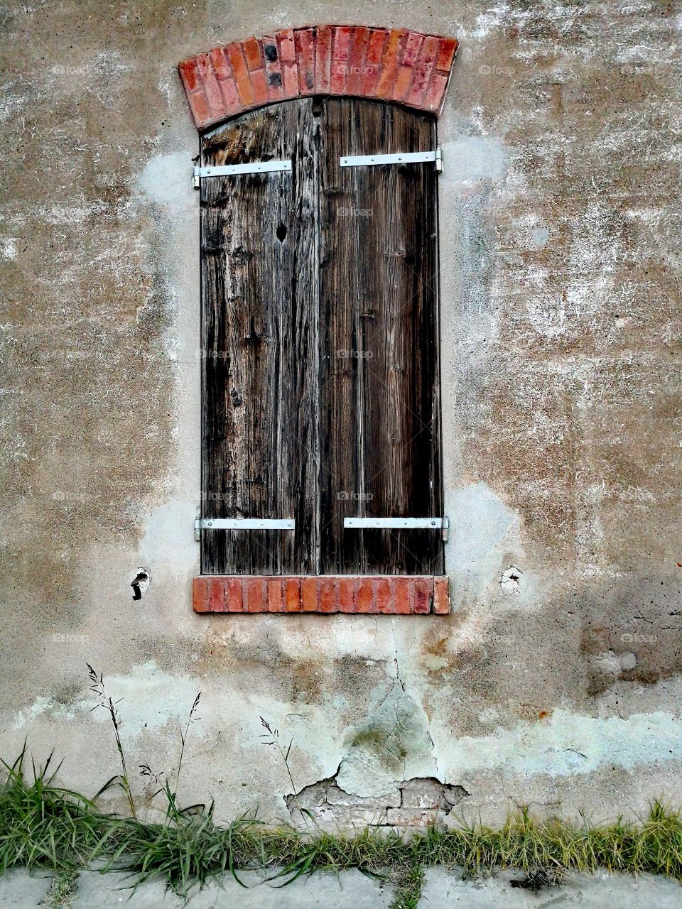 Ruin window