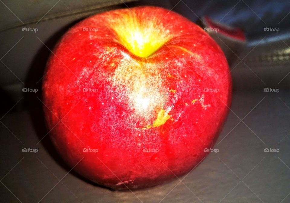 crisp. raw. organic. ripe.