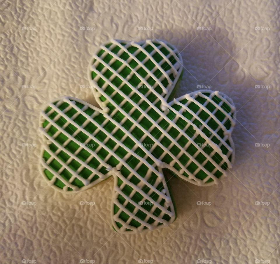 shamrock sugar cookie