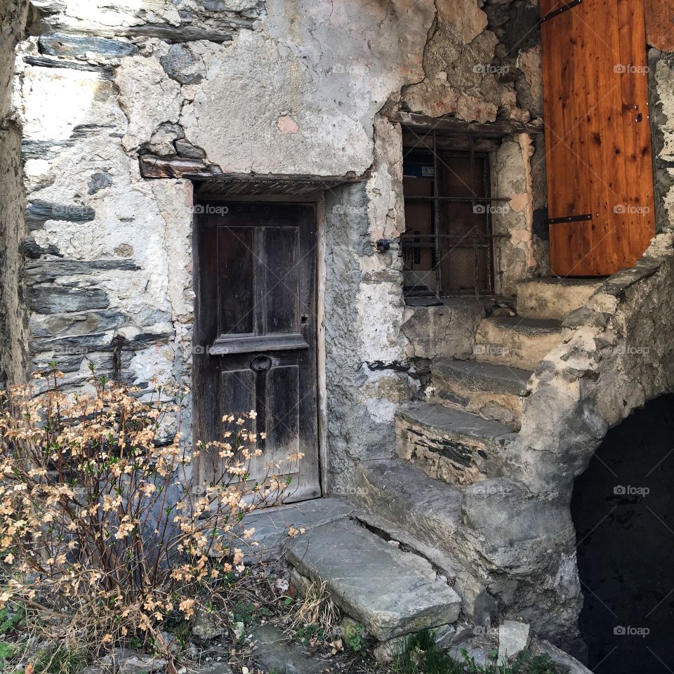 Abandoned in the French Alps 