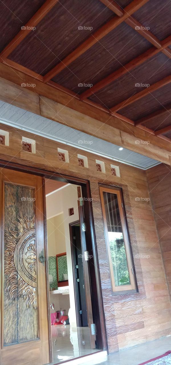 fron house,it seem like door was open