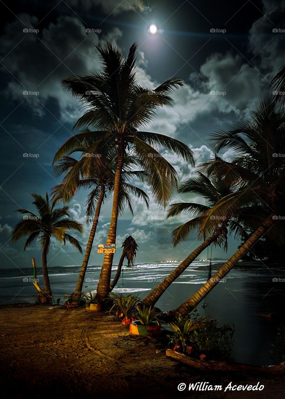 The night before we got hit with hurricane Fiona here in Puerto Rico I took this photo. I truly hope you like it 🇵🇷❤️