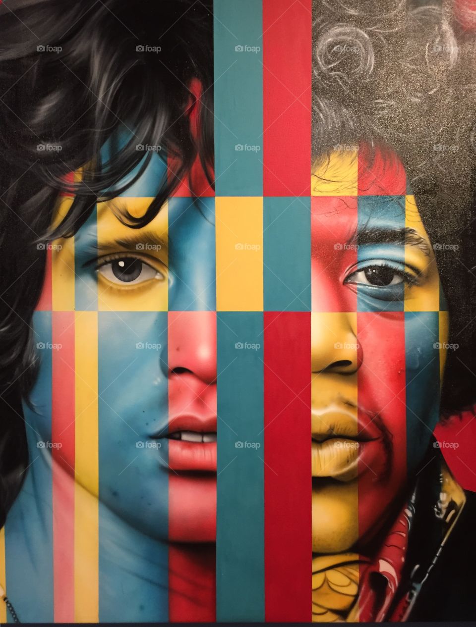 Kobra’s artsy murals are to be seen right now in Miami Wynwood! « All » murals have been reproducted into paintings. Here are Jim Morrison and Hendrix. Beautiful! 