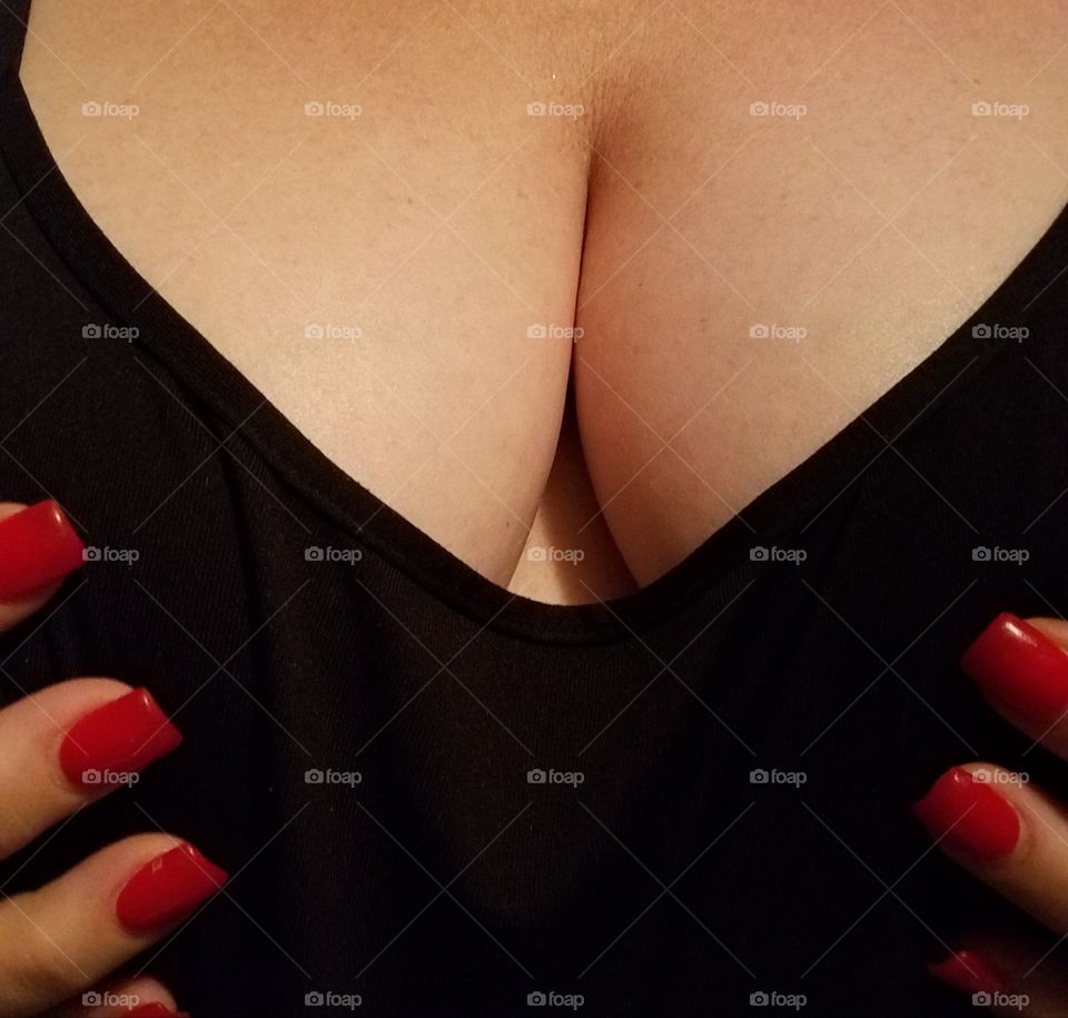 cleavage and red nails fetish