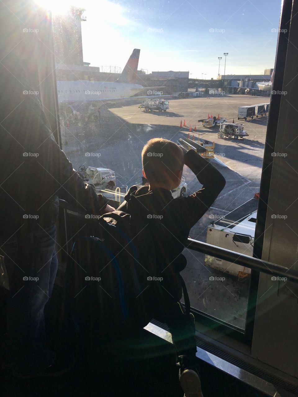 Kid at airport 