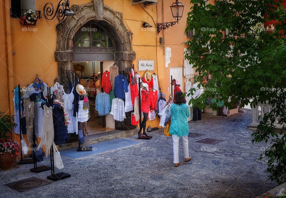 Shopping in Positano 