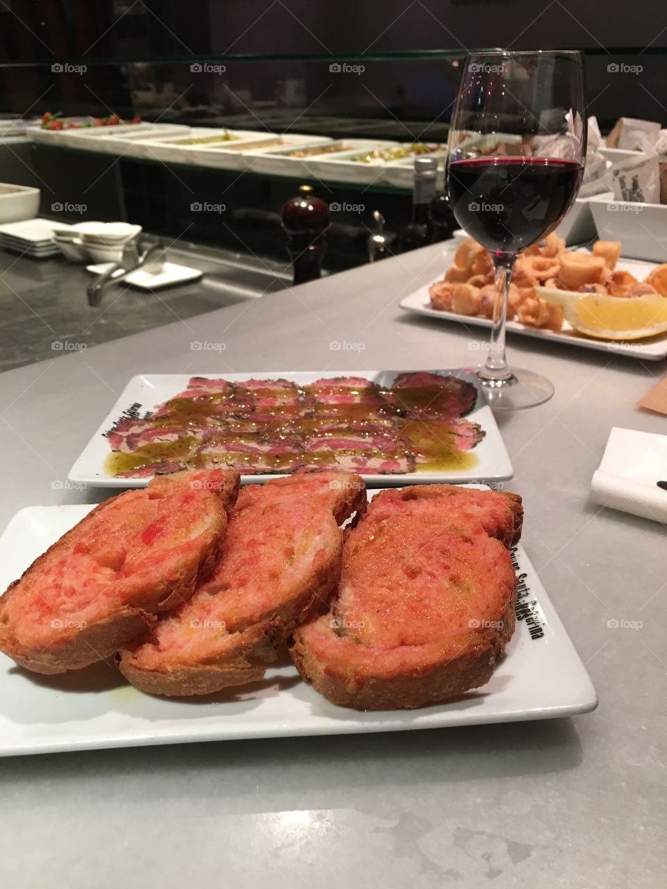 Tapas and wine 