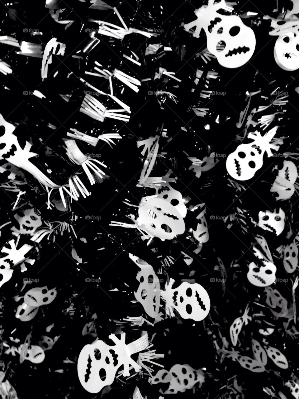 Black and white skull background 