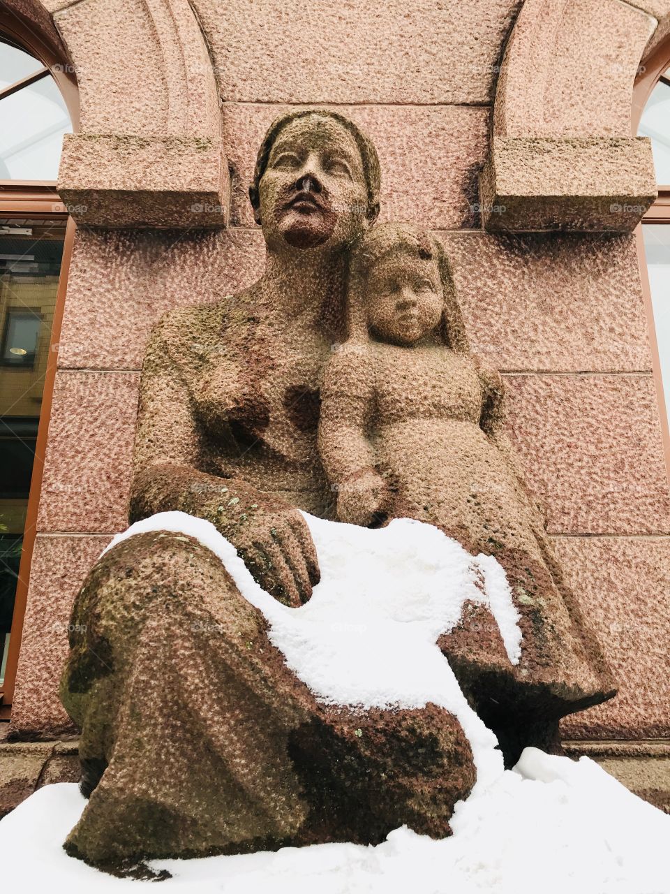 Wonderful sculptures of my mother and daughter on the facade of a house in Porvoo Porvoo,Suomi,Finland 🇫🇮