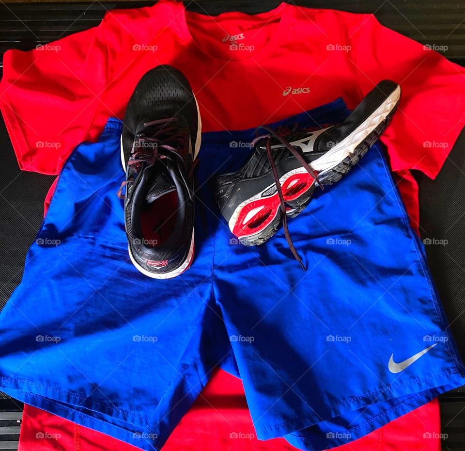 🏃‍♂️ 🇺🇸 Good Morning!  Everything ready to sweat the shirt. Let's go for a good morning jog?  Running is good for your health! / 🇧🇷 Bom dia! Tudo pronto para suar a camisa. Vamos para um bom cooper matinal? Correr faz bem para a saúde! 
