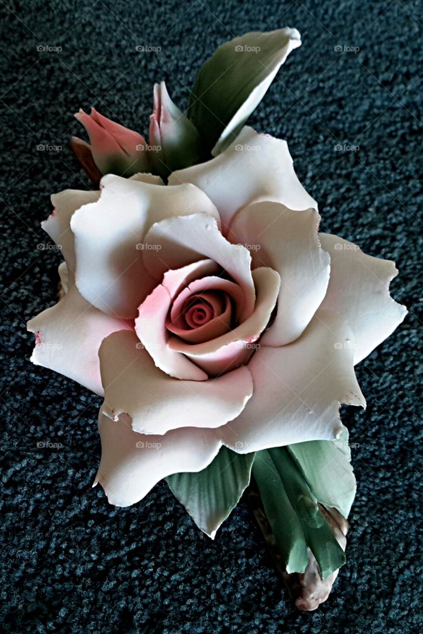 Capodimonte porcelain rose. Italian Capodimonte porcelain rose