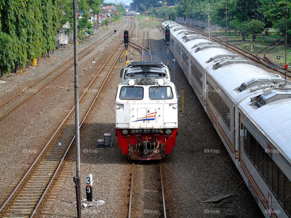 A lonely General Electric locomotive shunted in Surabaya Gubeng Railway Station

(The newest electric diesel locomotive)