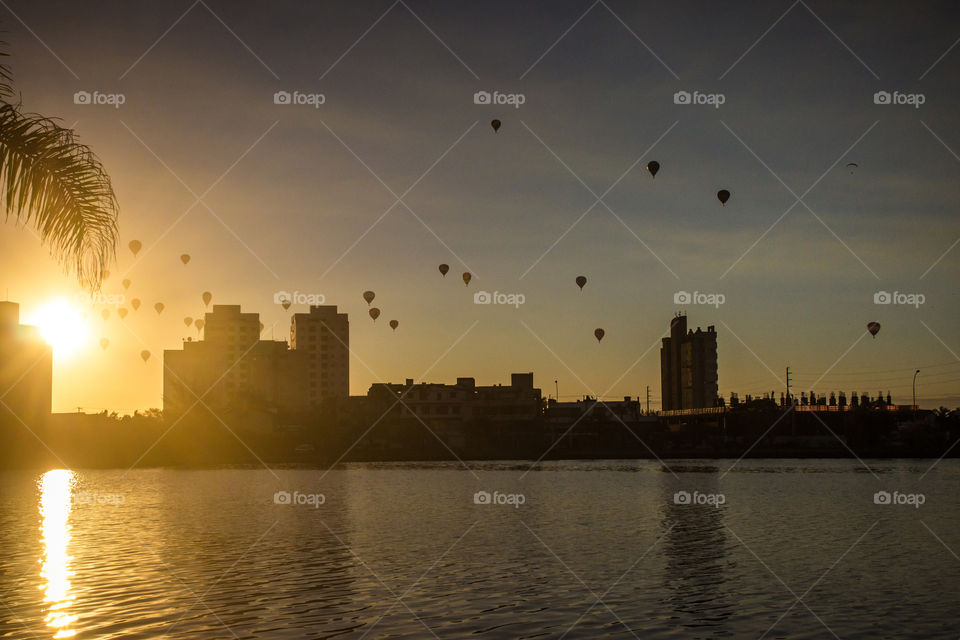 Balloons in the city