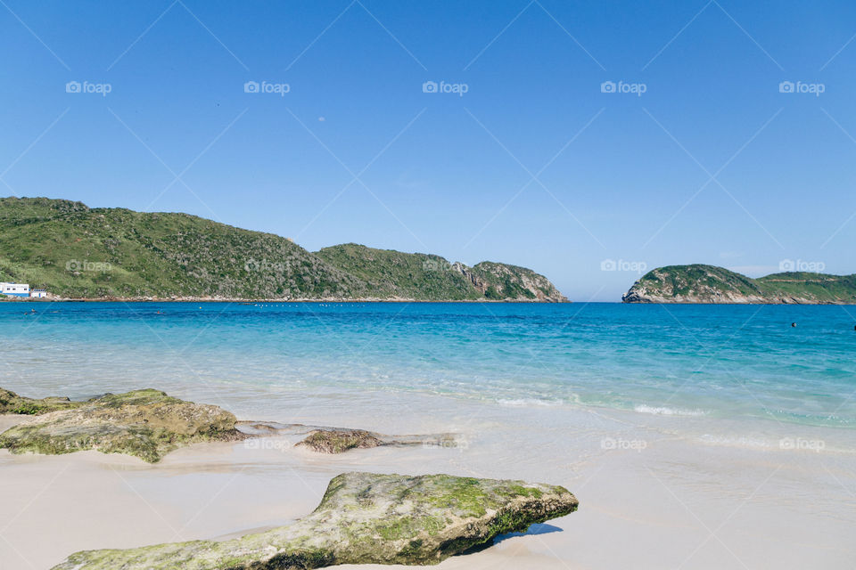 Praia com paisagem linda e fantástica no Brasil, na região do Lagos no Rio de Janeiro, em Arraial do Cabo