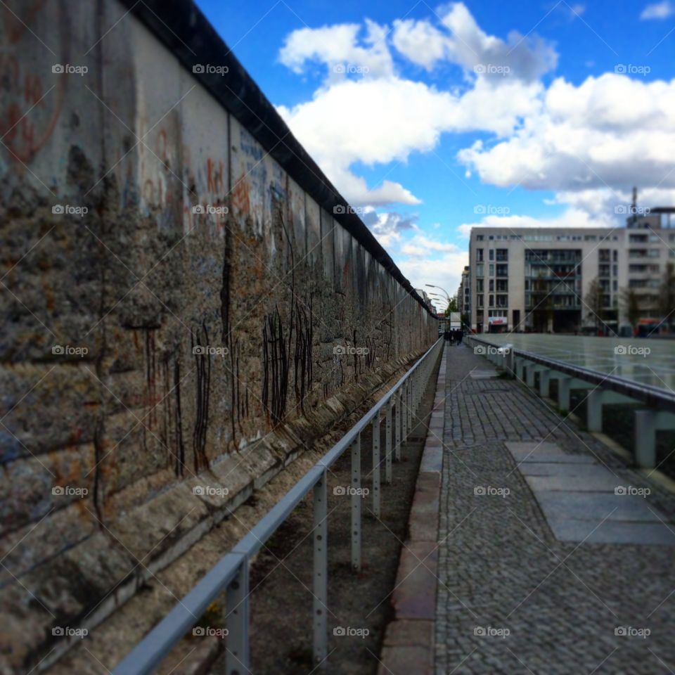 Berlin Wall with nice lines.