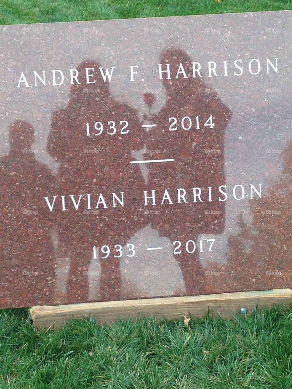 Remembering her grandpa and grandma. Daughter and I at their headstone. Have to believe it was them who cast the shadow with the red rose she was holding. I just wanted the pic with their names 😔