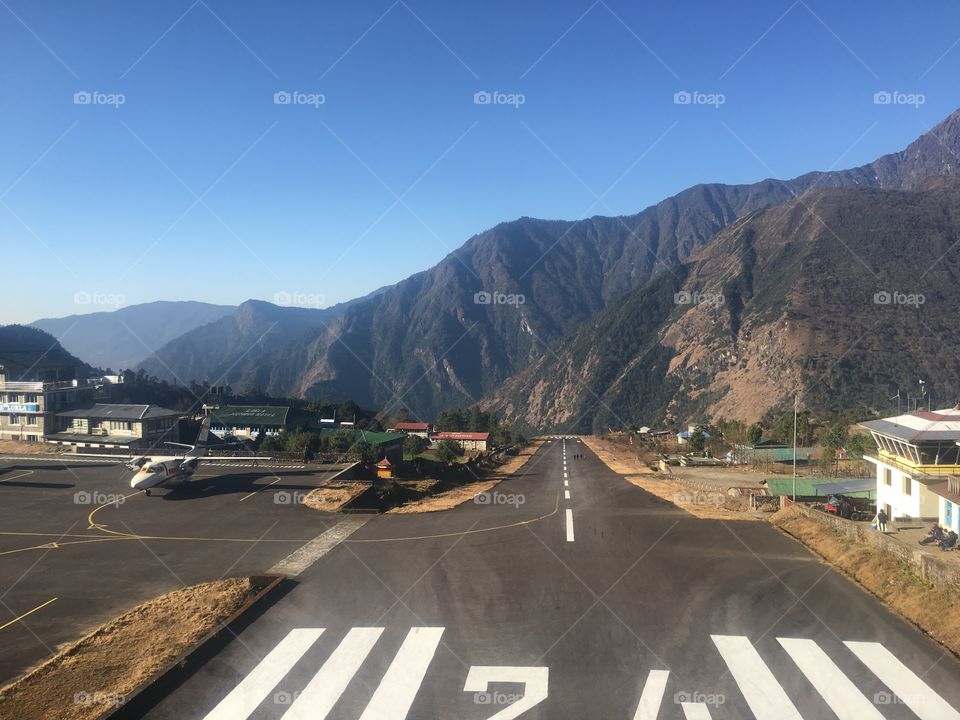 The worlds most dangerous airport lukla Nepal Himalayas 🇳🇵
