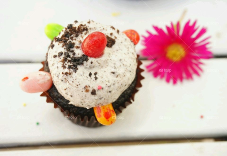 Cupcakes with flower