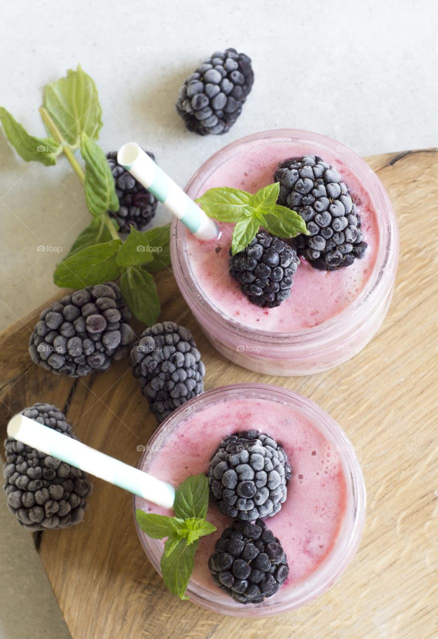 delectable berries smoothies