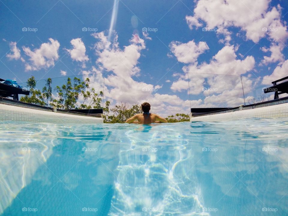 Soaking up some tropical rays in luxury! Cooling down in a rooftop infinity pool overlooking the lush Tulum jungle. Experimental shit with GoPro Hero5 Session.