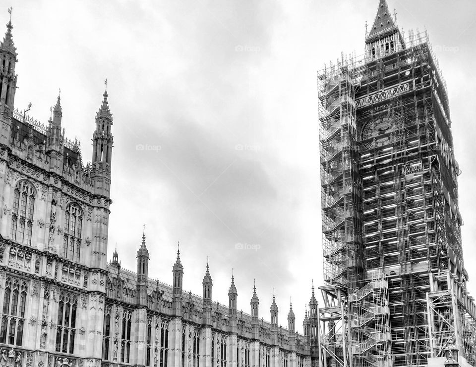 The Big Ben with braces =) Architecture in B&W. London, UK.
